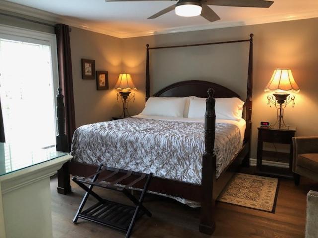 Casa Blanca Boutique Bed & Breakfast Niagara-on-the-Lake Exterior photo